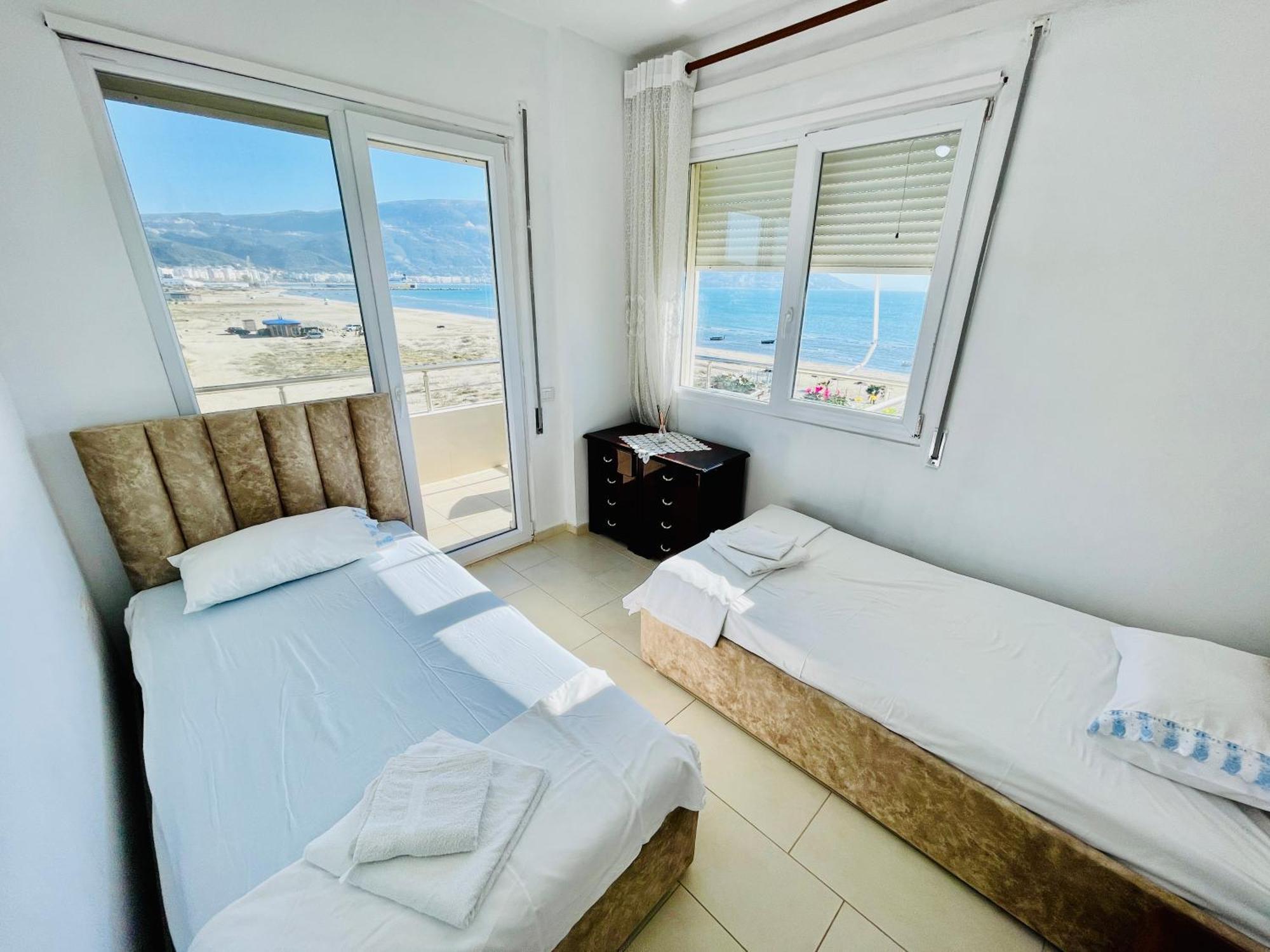 Seaview Apartments Rental Vlorë Buitenkant foto